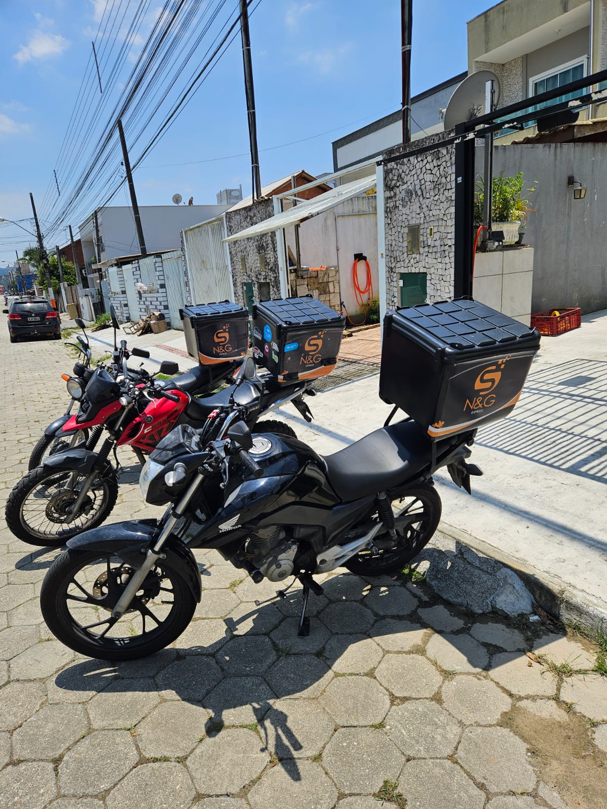 Motoboy fazendo entrega